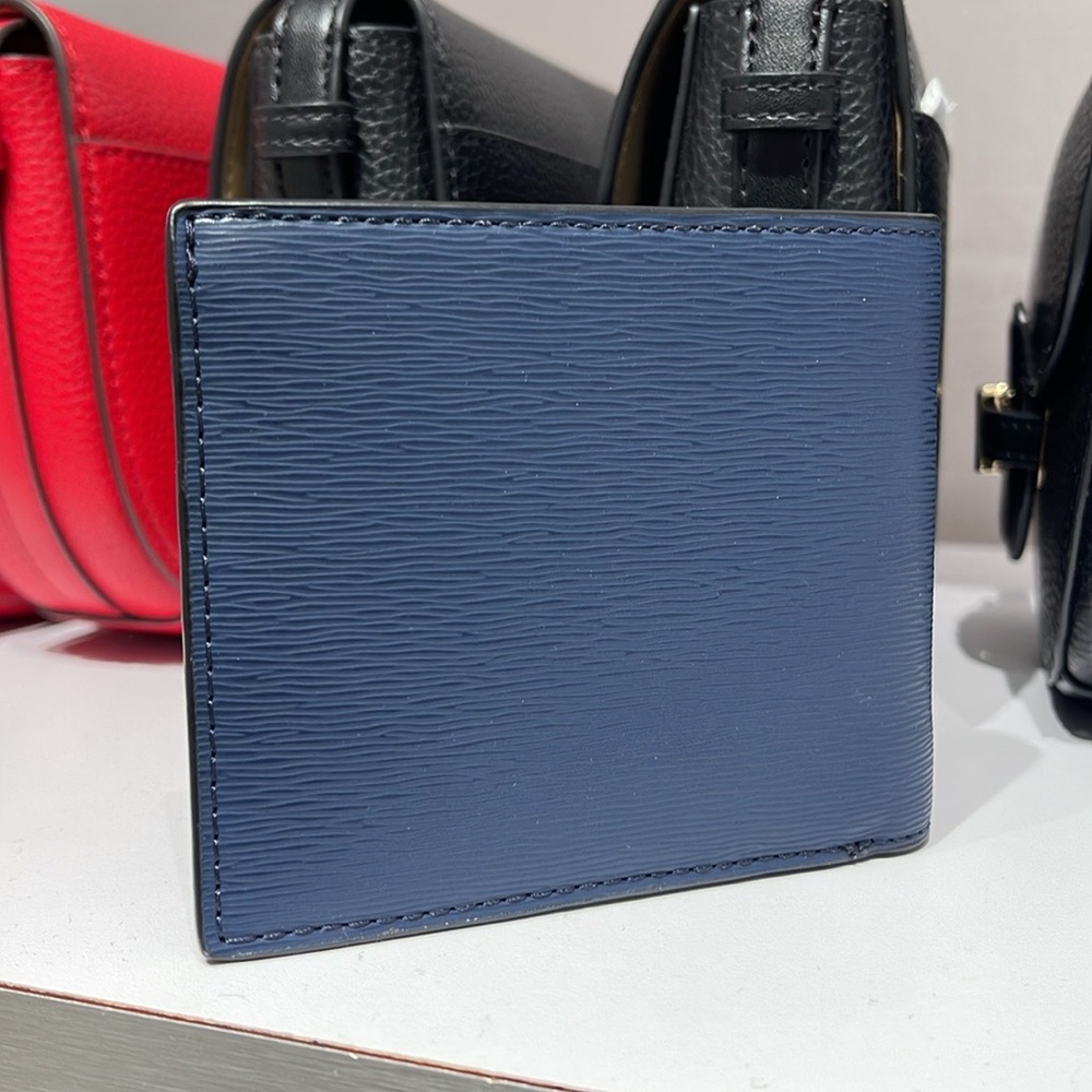 Michael Kors Cooper Billfold Wallet
Navy
NWT - Picture 4 of 16